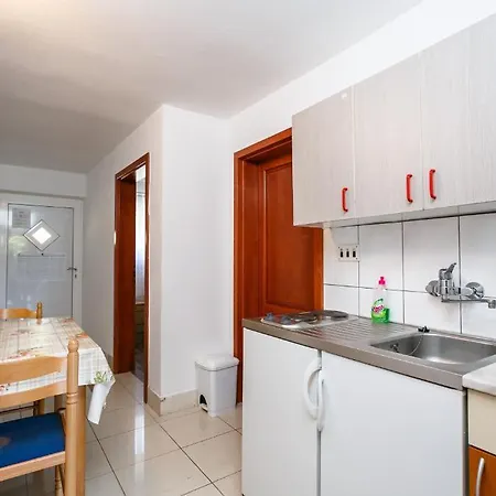Posavec Apartment *