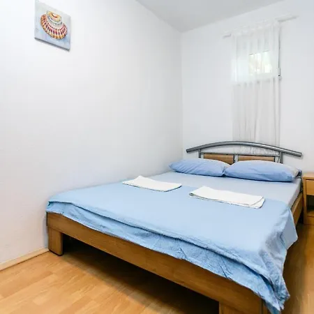 Posavec Apartment *